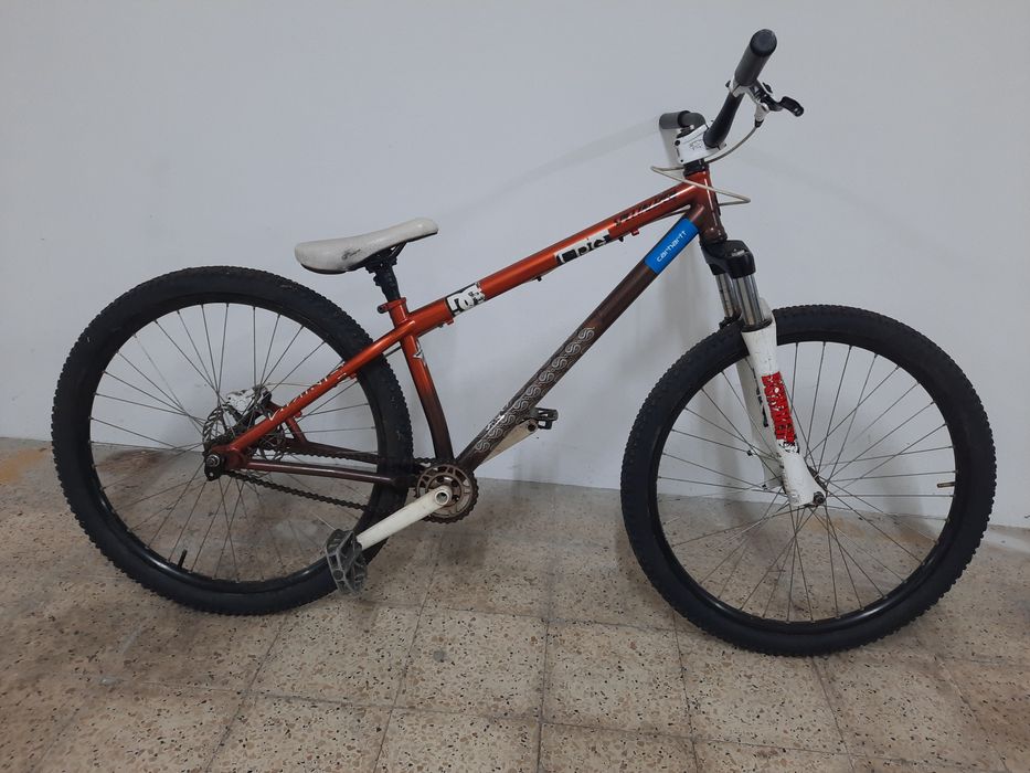 Bicicleta dirt specialized