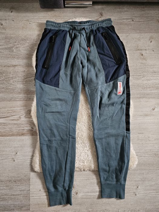 Spodnie dresowe Nike Air Max Rozmiar M Swoosh , Nike Dres , Dresy