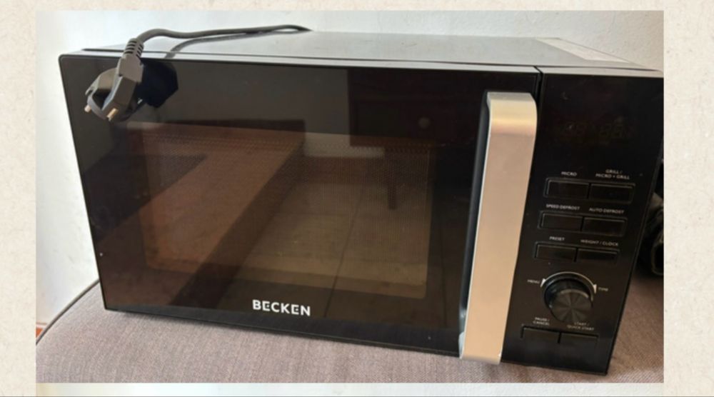 Micro-ondas BECKEN – a funcionar perfeitamente
