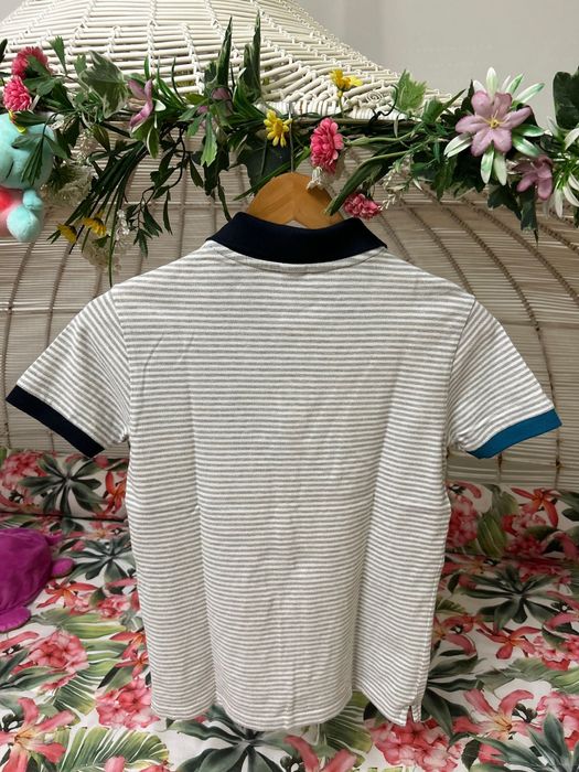 Polo elegante para rapaz