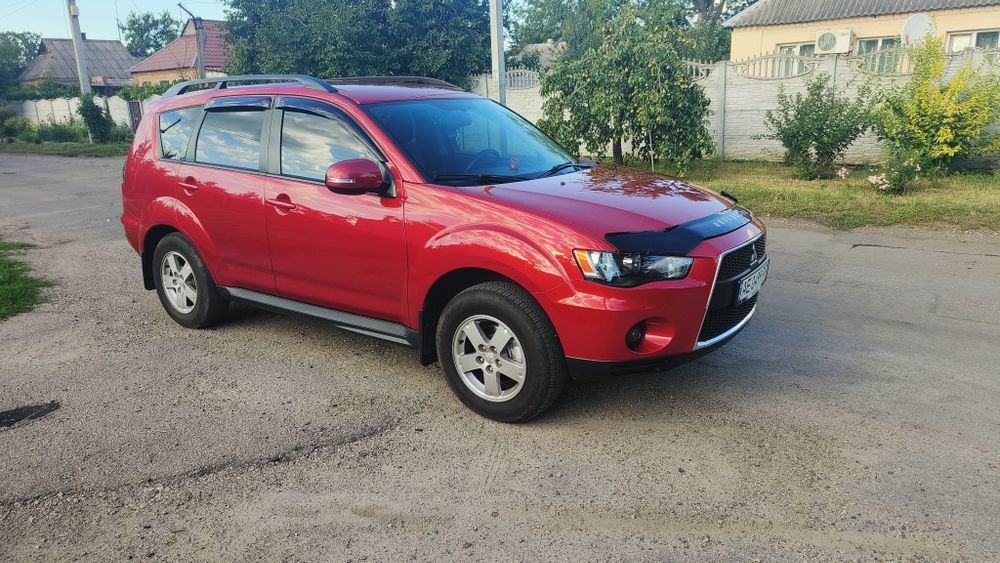 Продам автомобіль Mitsubishi 2011 року