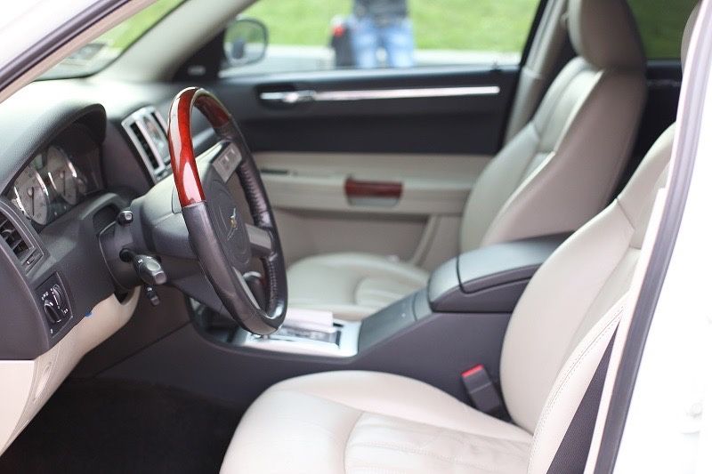 Продам Chrysler 300C VIP Style