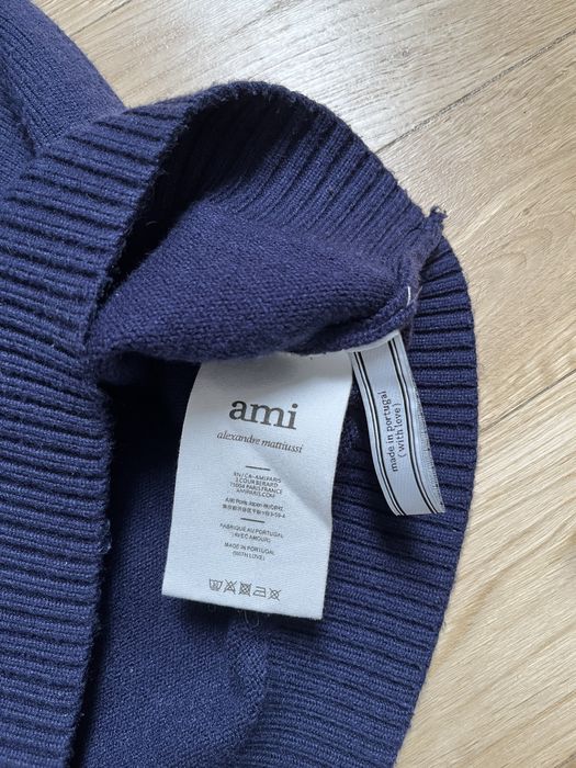 Sweter Ami Paris z sercem Granatowy