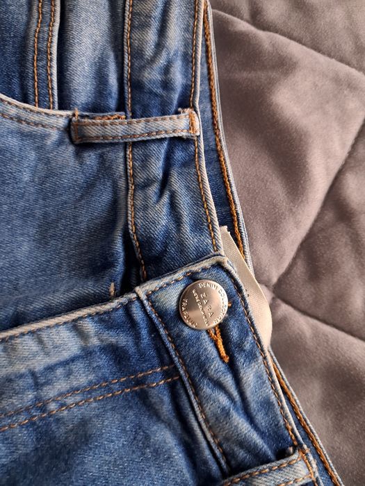 Zara krótkie spodenki jeansowe