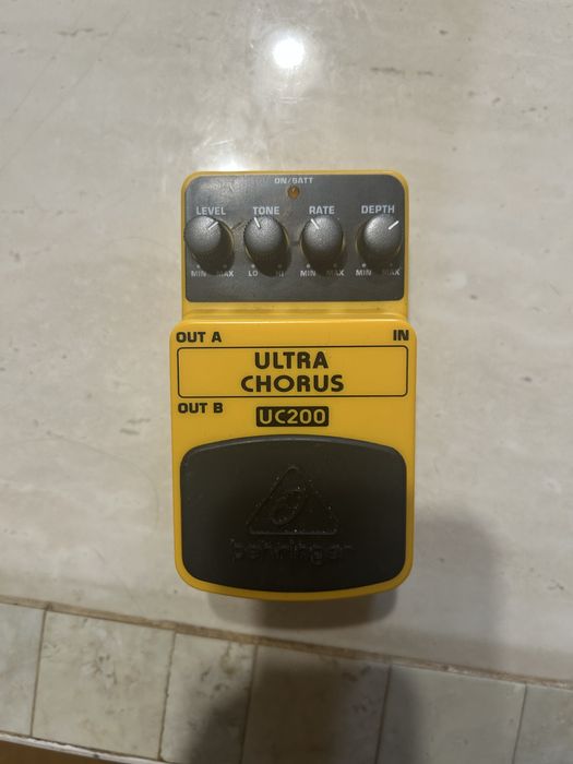 Behringer UC200, FX600, OD300 гітарні педалі