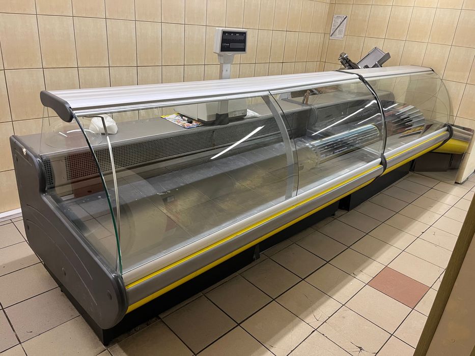 Szafa chłodnicza z roleta