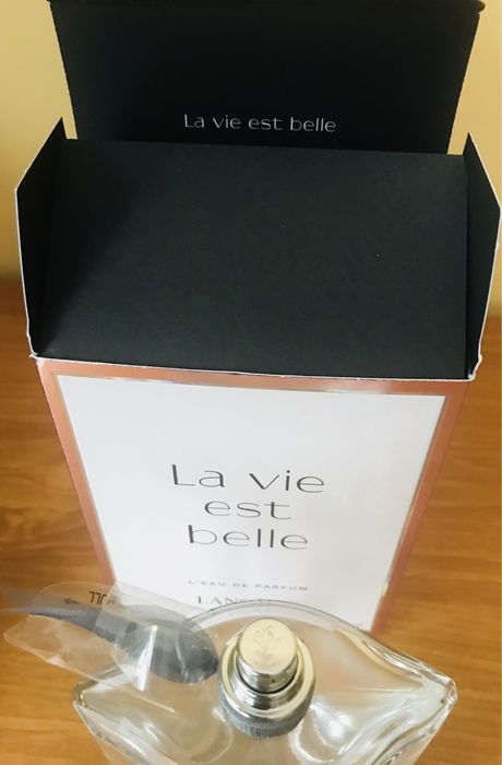 Flakon po perfumach LA VIE EST BELLE