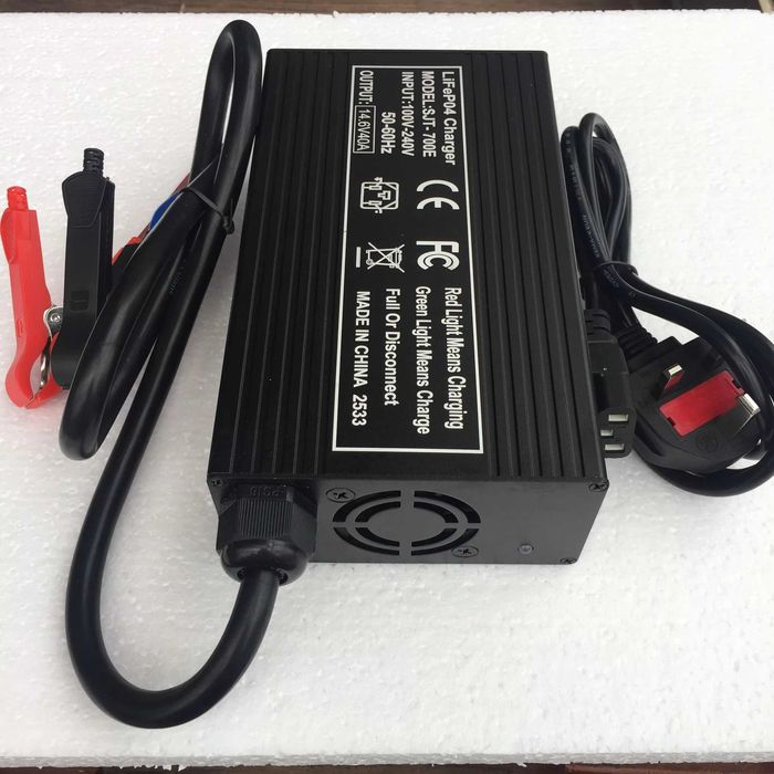 Зарядные устройства для LiFePo4 аккумуляторов SOLAR Charger SJT-700E 20A 24V