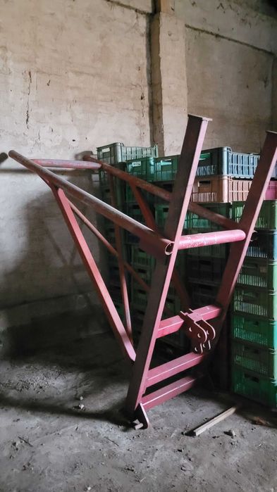 Stelaż do przewożenia pałąków do tuneli foliowych