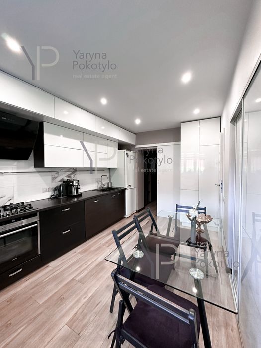 Оренда 3к квартири з власним подвірʼям та паркомісцем