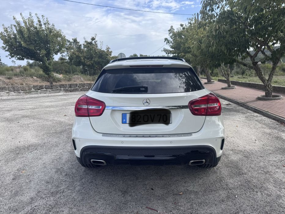 Mercedes Gla 200d AMG c/ Teto de abrir Panoramico