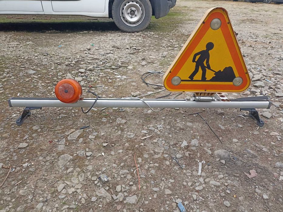 Znak drogowy led  belka -kogut.