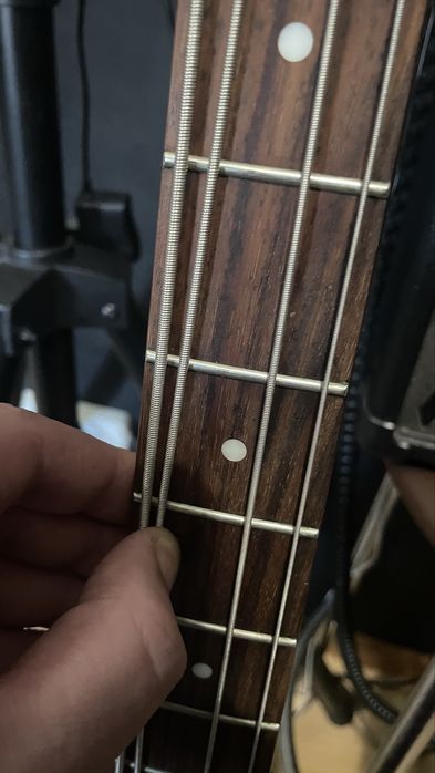 Squier Affinity Jazz Bass Candy Apple Red