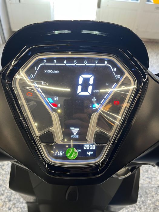 VOGE SR 125 16 de 10/2025 em estado Novo ( 4 Kms )