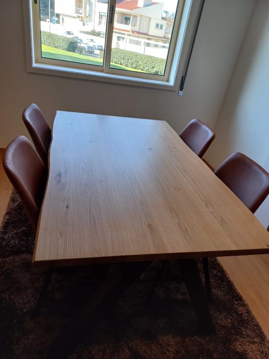 Mesa de jantar com extensão