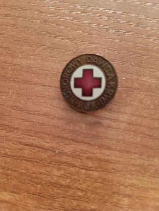 Odznaka Honorowy dawca krwi PCK przypinka prl