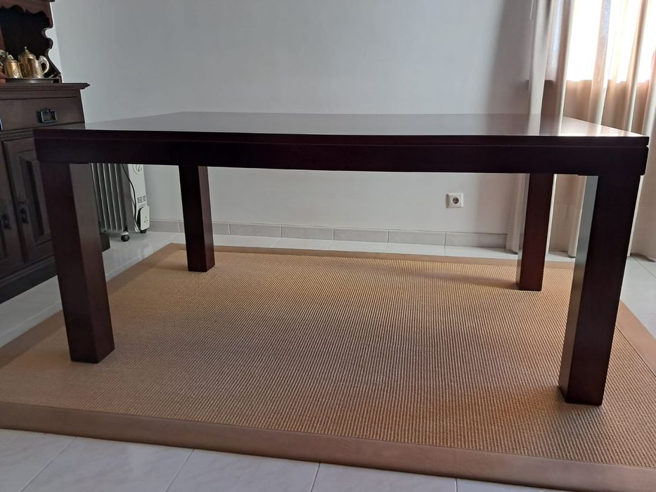 Mesa de jantar nova
