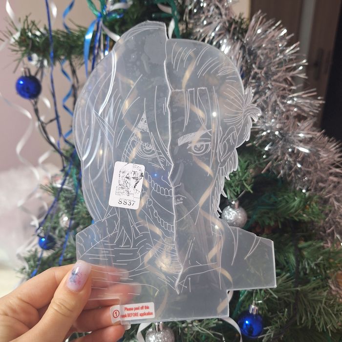 Нічник Єрен Йегер