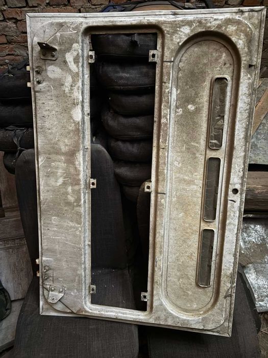 Продам люк(кришка) ПАЗ 3205