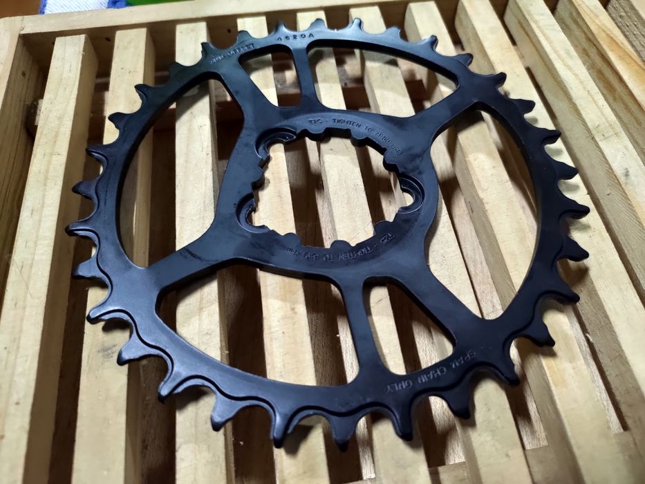 Raceface Chester+ Chainring SRAM + Dt Swiss Star Ratchet + Post Mounts