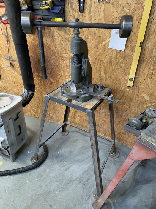 Prasa balansowa 2 sztuki na stelażu