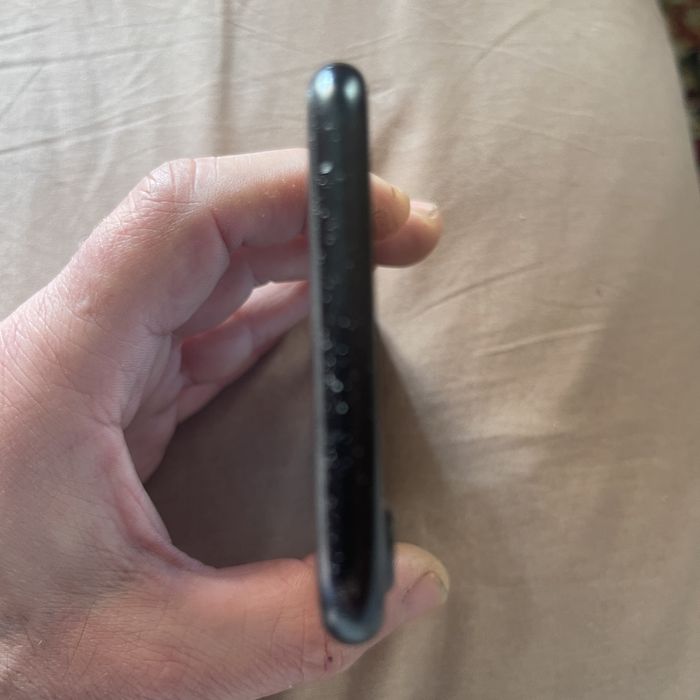 Продам Iphone 7 32gb icloud