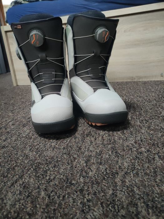 Buty snowboardowe Vans Aura Pro