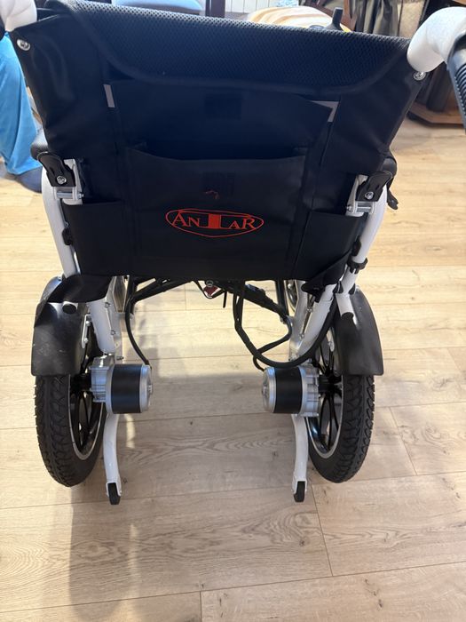 Wózek inwalidzki elektryczny