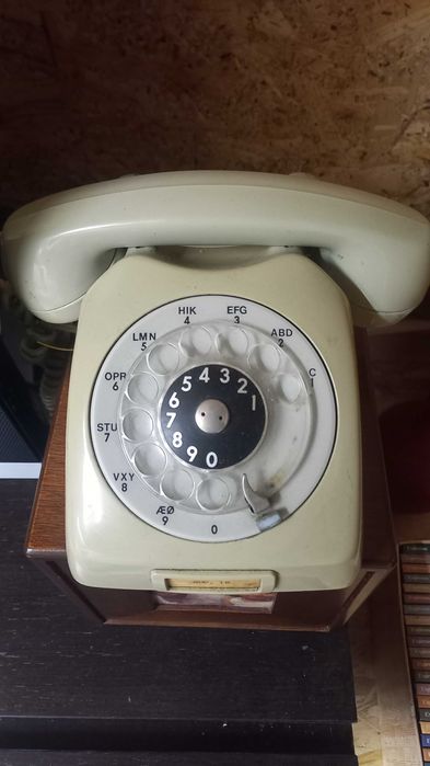 Telefone estilo antigo