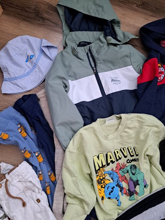 Продам лот одягу на хлопчика розмір 86-92.