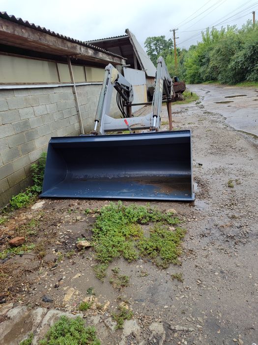 Фронтальний навантажувач