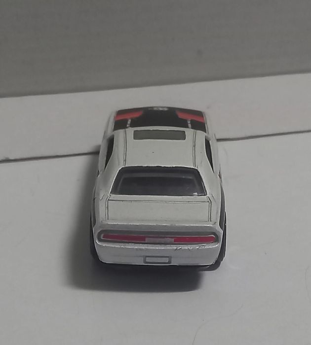 08 Dodge challenger SRT8 hot wheels