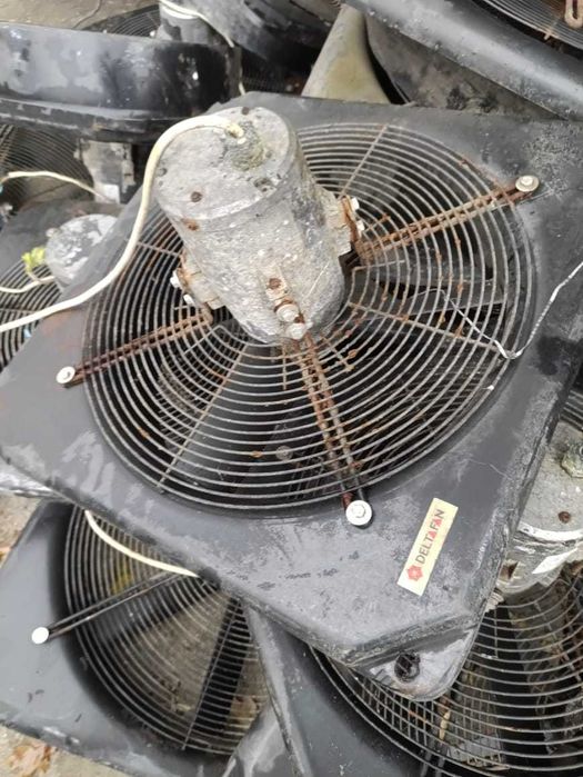 Вентилятори витяжки з двигунам