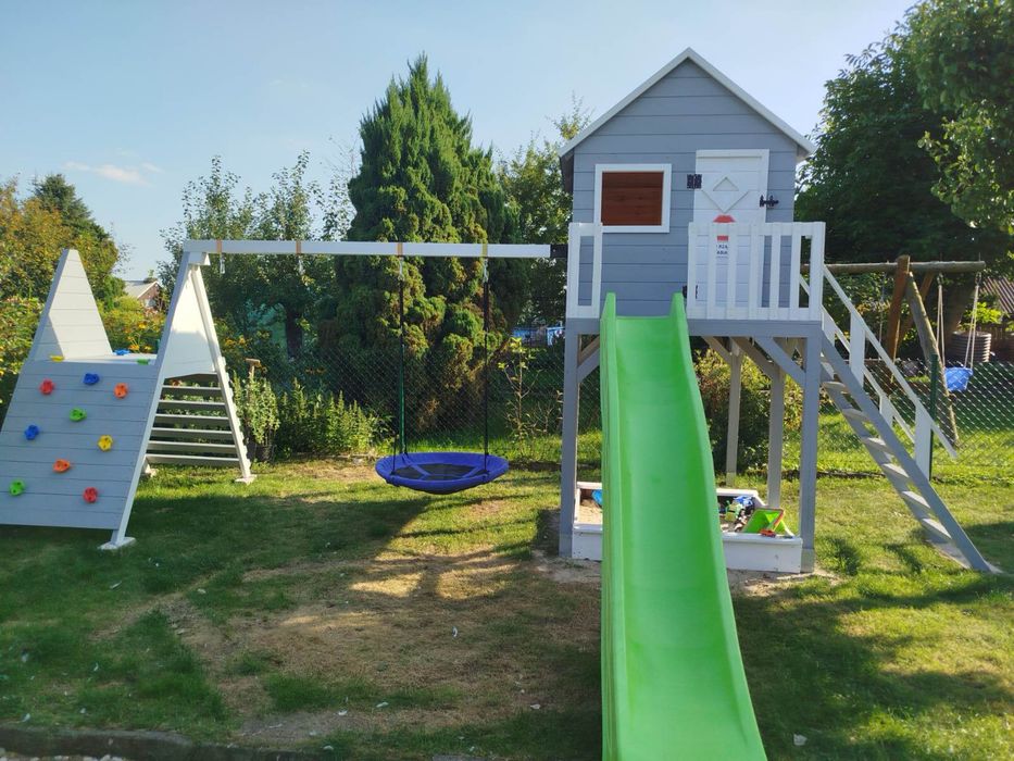 Domek dla dzieci. Plac zabaw