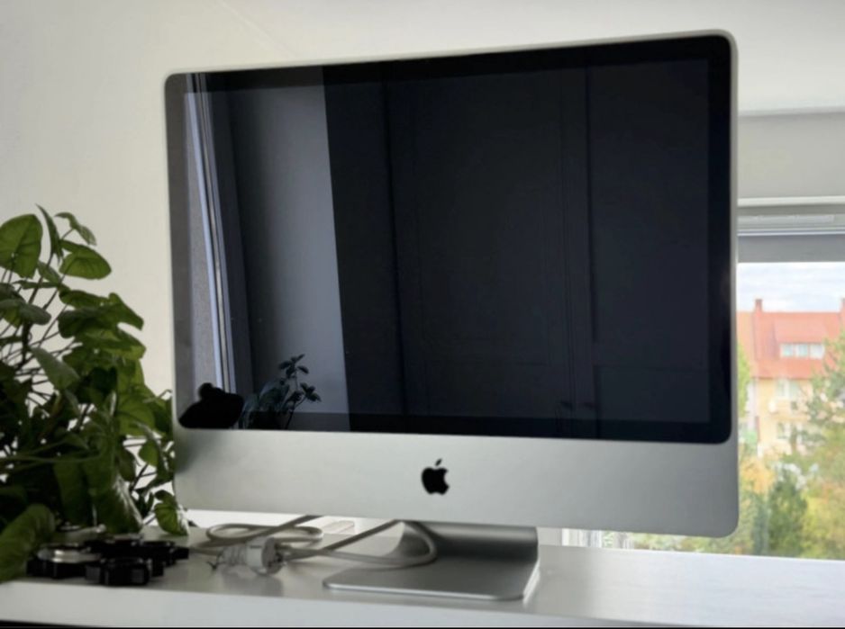 Komputer stacjonarny iMac Apple 24" 2009