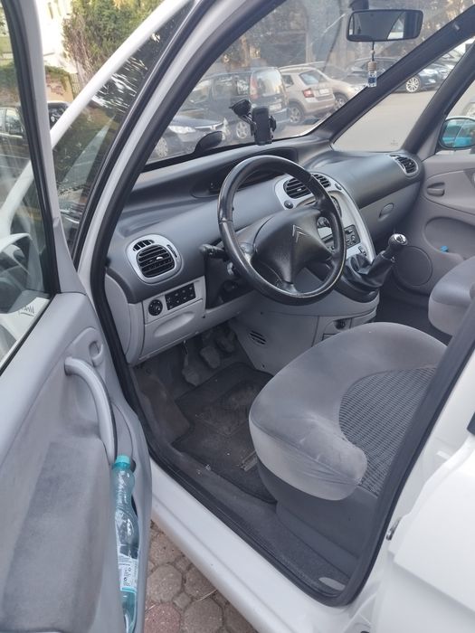 Sprzedam Citroen Xsara Picasso  1,6 benzyna - 2008