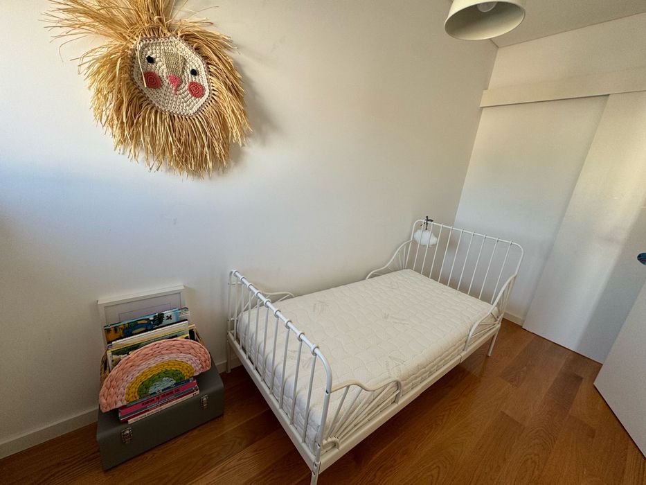 Pack: estrutura cama Minnem Ikea + colchao + roupa de cama