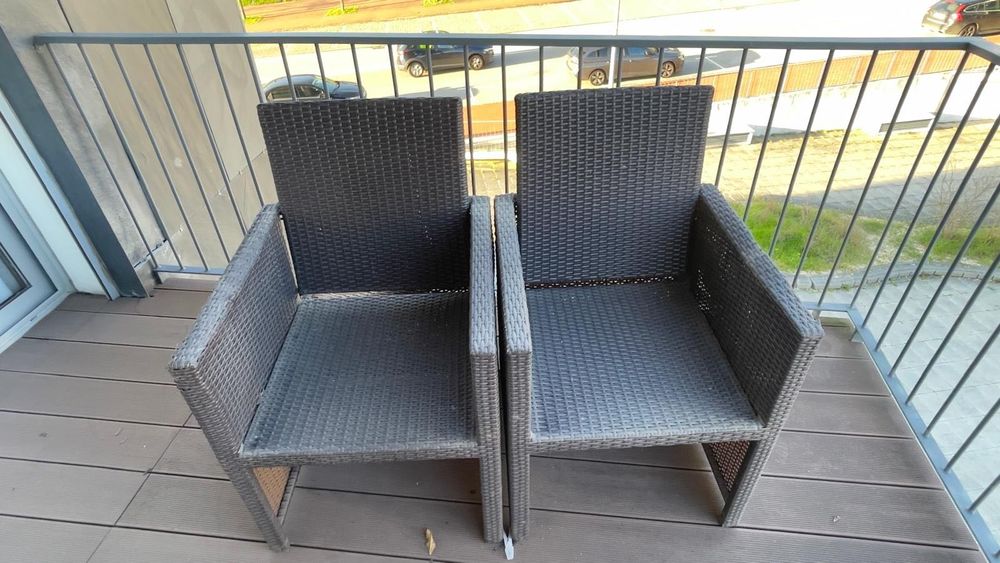 Mesa e cadeiras de exterior (para restauro)