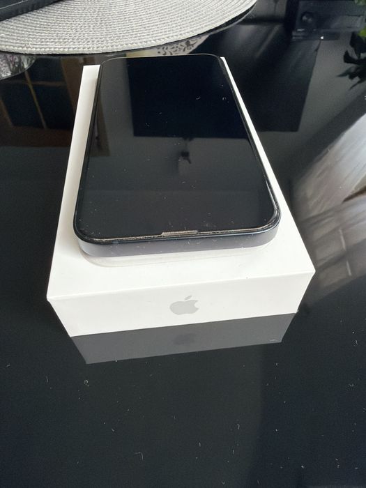 Iphone 13 w bardzo dobrym stanie.