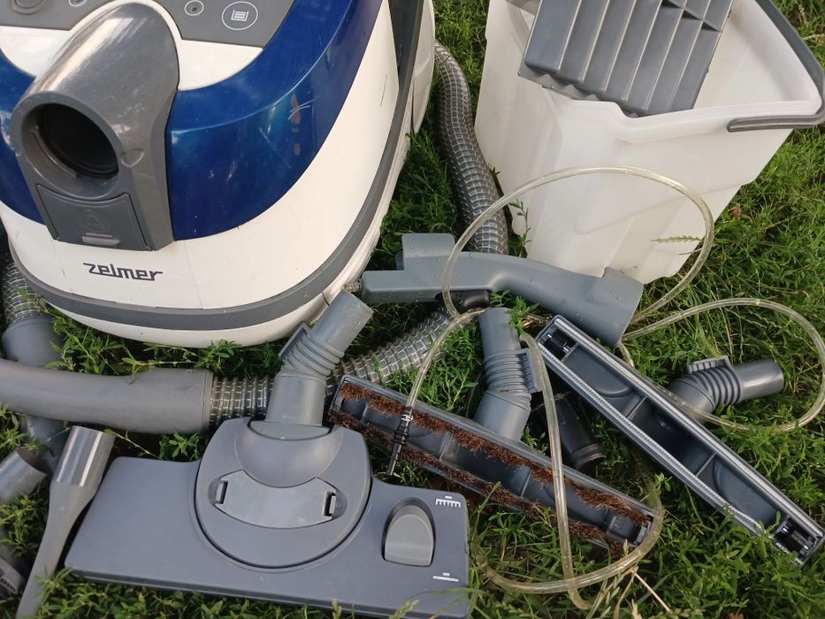 В новому стані пилосос Zelmer 1600W з миючим режимом