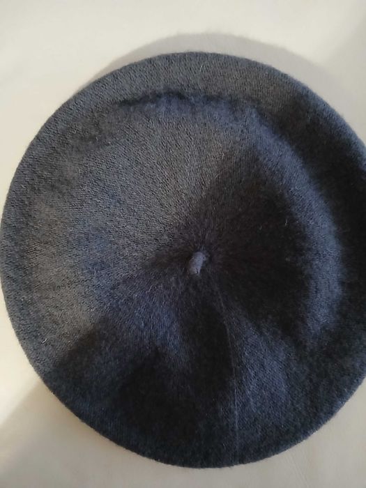 Damski beret wełniany - kolor ciemny zielono-szary