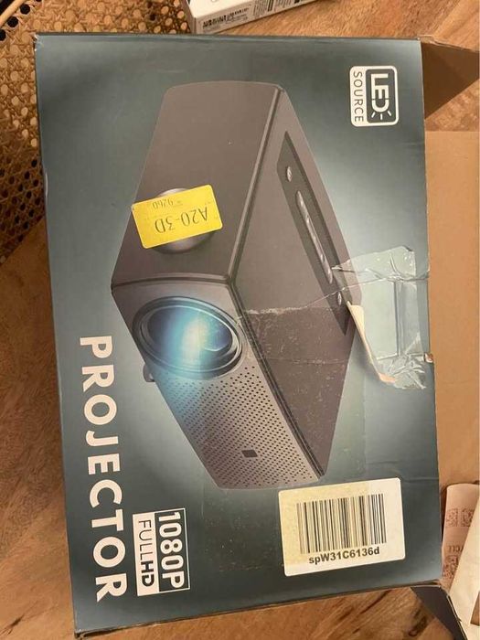 Projetor de vídeo 1080p com WiFi e Bluetooth - como novo