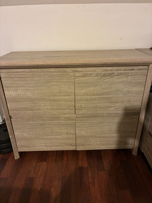 Komoda black red white