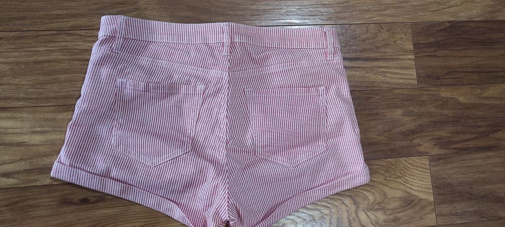 Spodenki H&M rozm L wymiary na fotkach.  98% Cotton