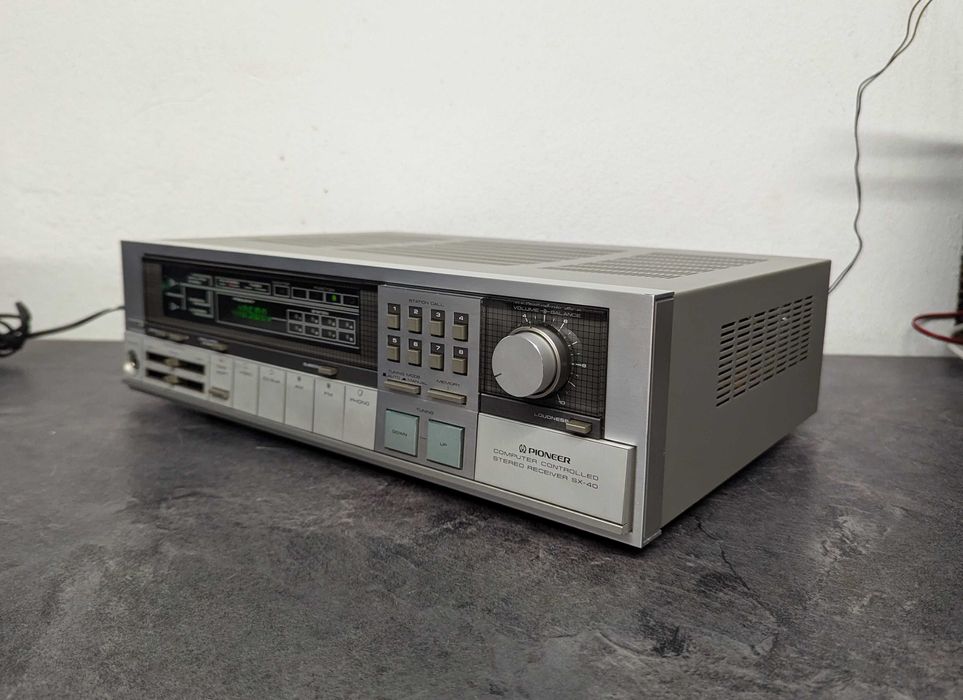 Cтерео ресивер Pioneer SX-40.