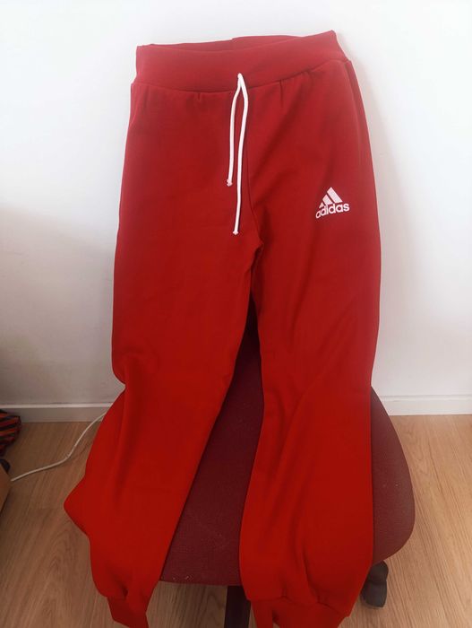 Calça Vermelha Nova