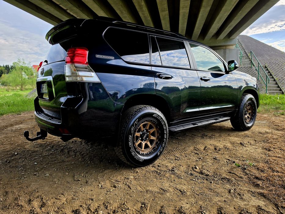 Piękna  Toyota Land Cruiser 150 Polski salon  bezwypadkowe
