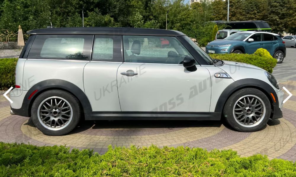 MINI Cooper Clubman S 2011
