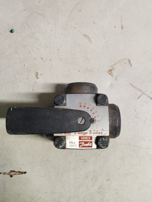 Zawór trójdrożny  Danfoss