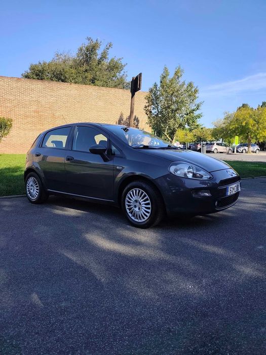 Fiat Punto 2012 versão gran  punto — photo 4